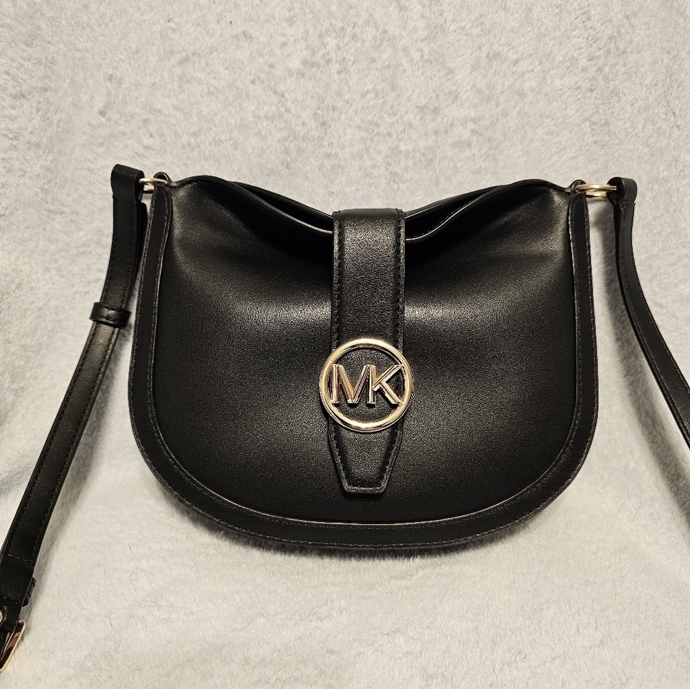NWT Michael Kors Carmen Hobo Bag - Picture 2 of 7
